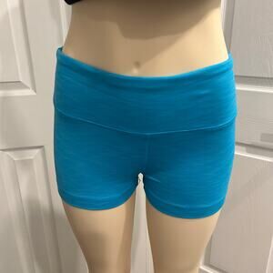 Trendy gym wear NOBULL Women’s Seamless Performance Shorts Blue Size M